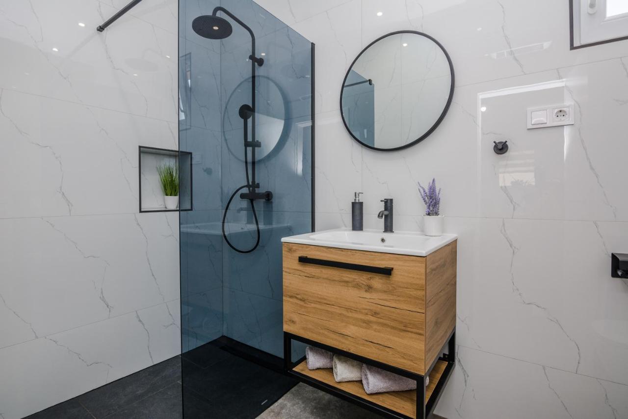 Lovely Apartment M&K In Peaceful Area - Zadar Exterior foto