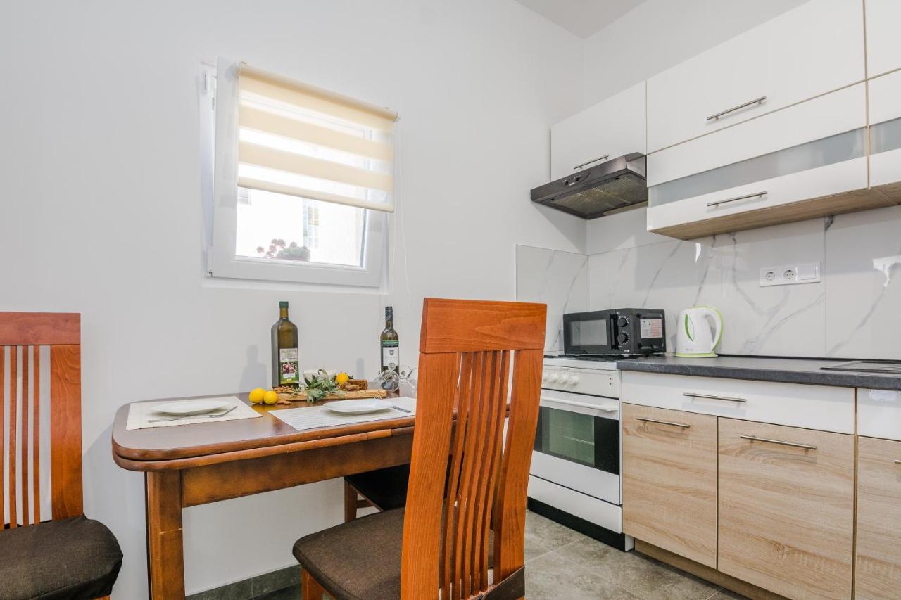 Lovely Apartment M&K In Peaceful Area - Zadar Exterior foto