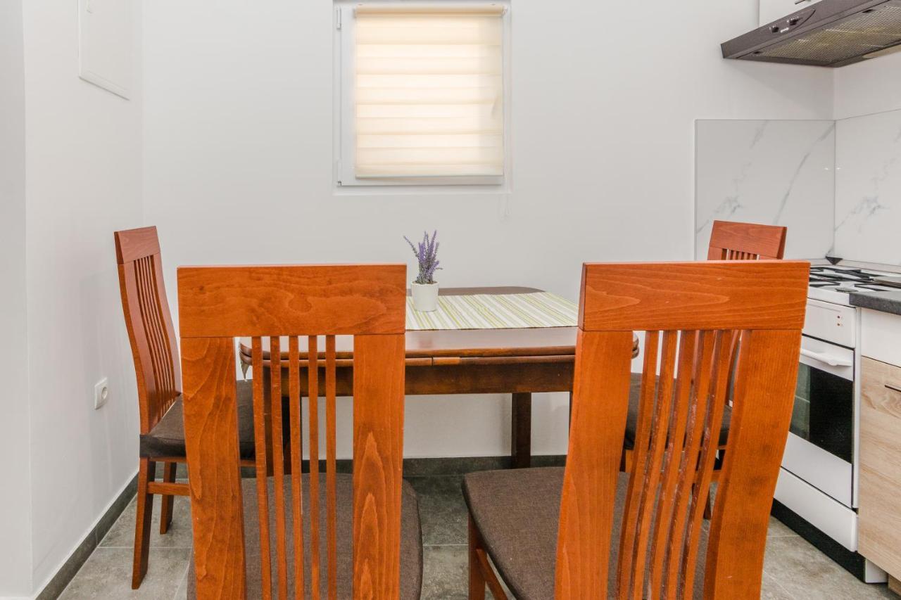 Lovely Apartment M&K In Peaceful Area - Zadar Exterior foto